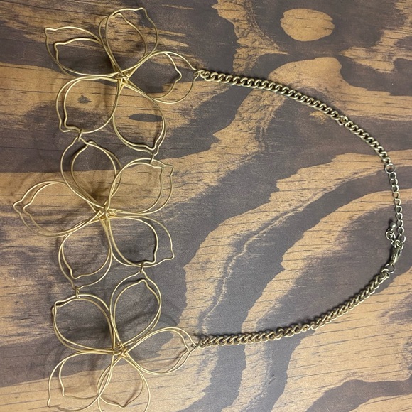 Flower Statemet Necklace - Picture 2 of 3